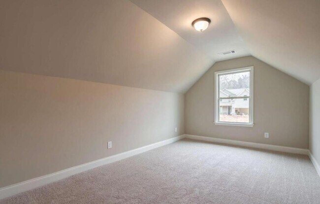 Building Photo - 5885 Ridgedale Ct