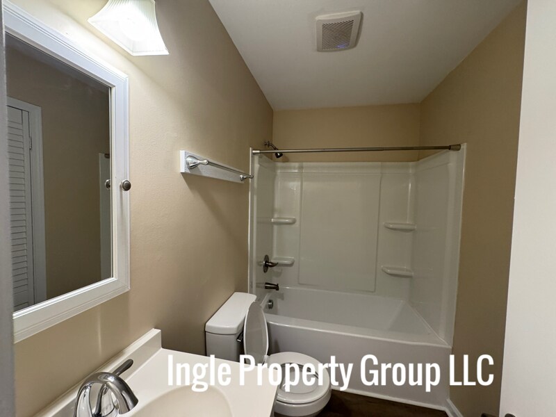 Building Photo - 5139 Chesapeake Rd