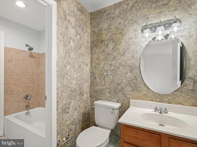 Building Photo - 8823 Rusland Ct