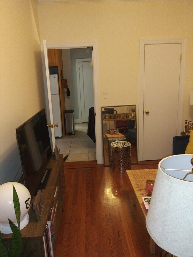 livingroom - 1738 Dekalb Ave