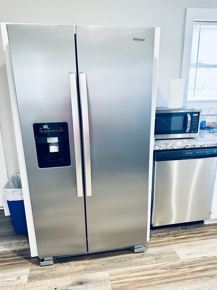 Building Photo - 403 Cedar Lane Rd