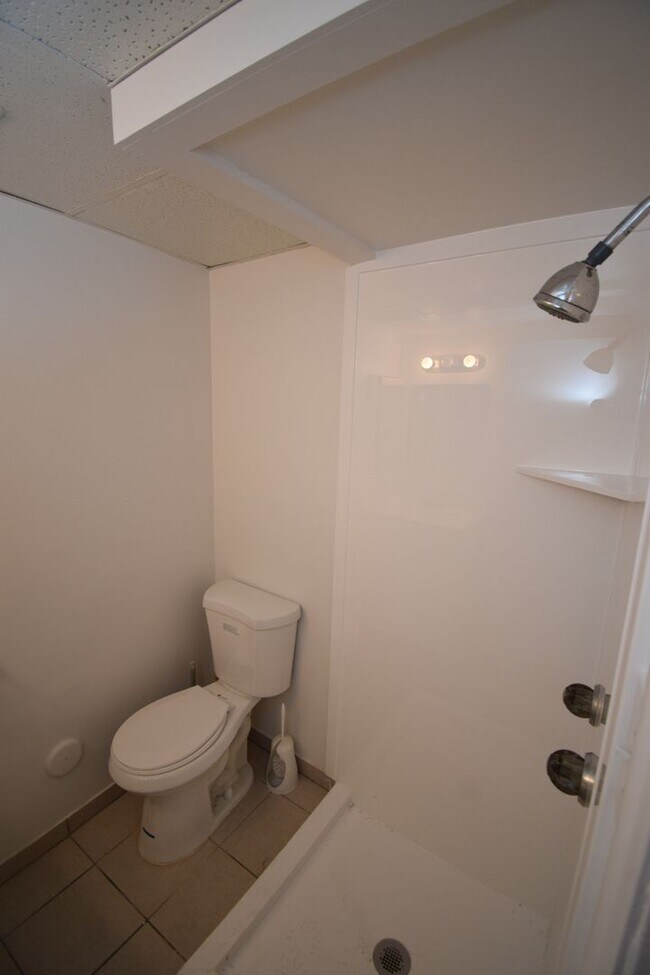 Building Photo - 4279-4279 S 1350 E