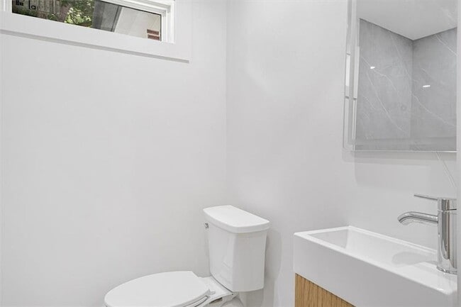 Building Photo - 2353 Clarissa Dr NW