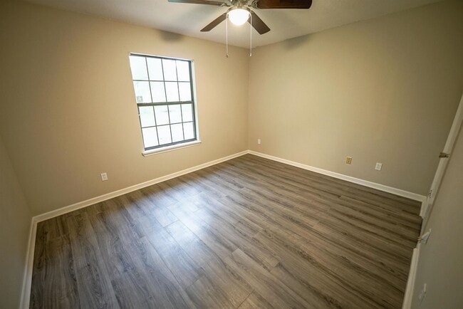 Building Photo - 8407 Lenova Ln