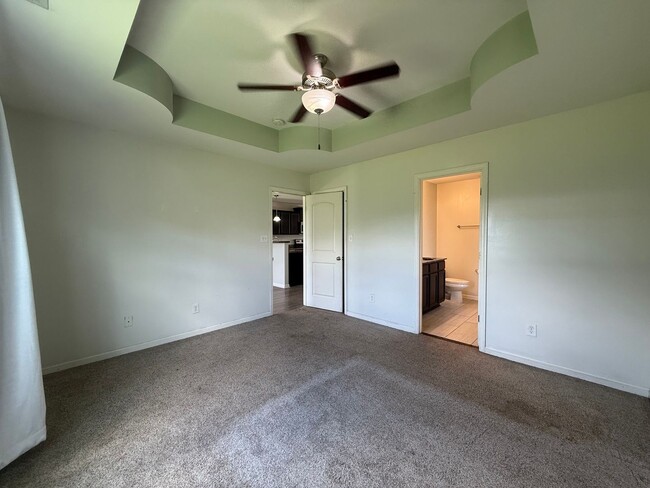 Building Photo - Absolutely Adorable!