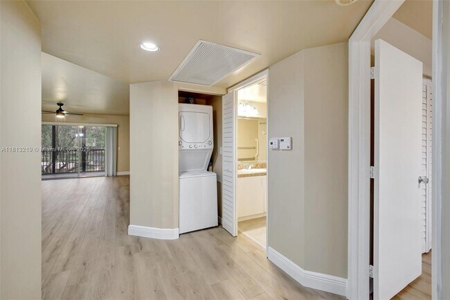 Building Photo - 12651 SW 16th Ct