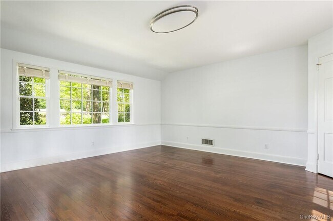 Building Photo - 11 Sunset Ln