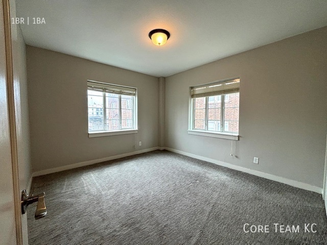 Building Photo - One bedroom near Plaza - in unit laundry!