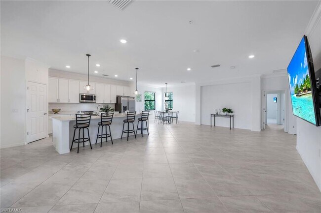 Building Photo - 2375 Montserrat Ln