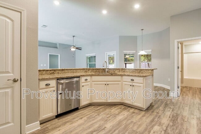 Building Photo - 3111 Hickory St