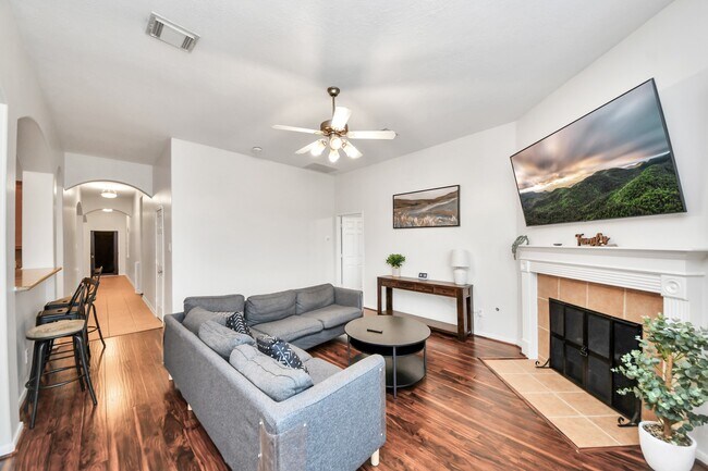 Building Photo - 4118 Ferro St