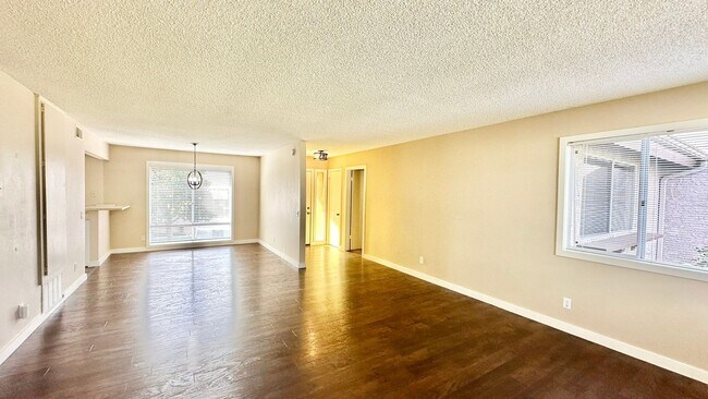 Building Photo - Beautifully Remodeled Upstairs Condo Unit with Private Balcony Patio in Downtown Fallbrook!