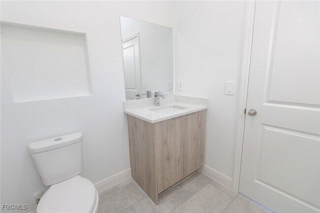 Building Photo - 1456 Rugby Cir