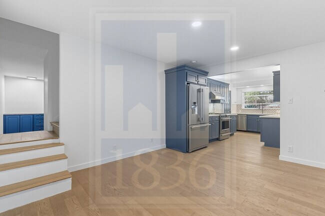 Building Photo - 1705 Deerfield Dr