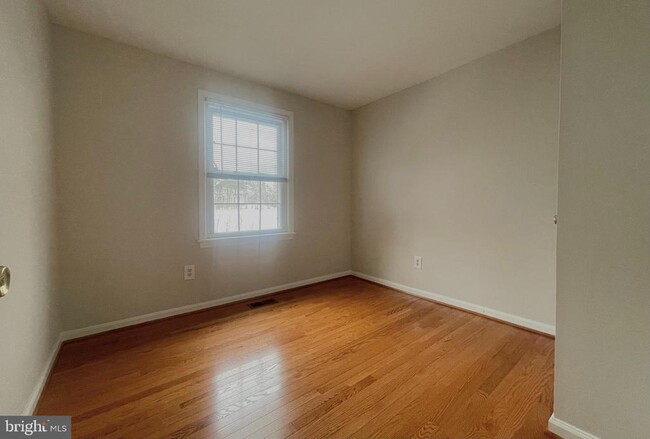 Building Photo - 7353 Crestleigh Cir