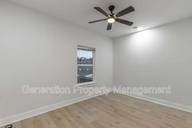 Building Photo - 1124 Garfield St