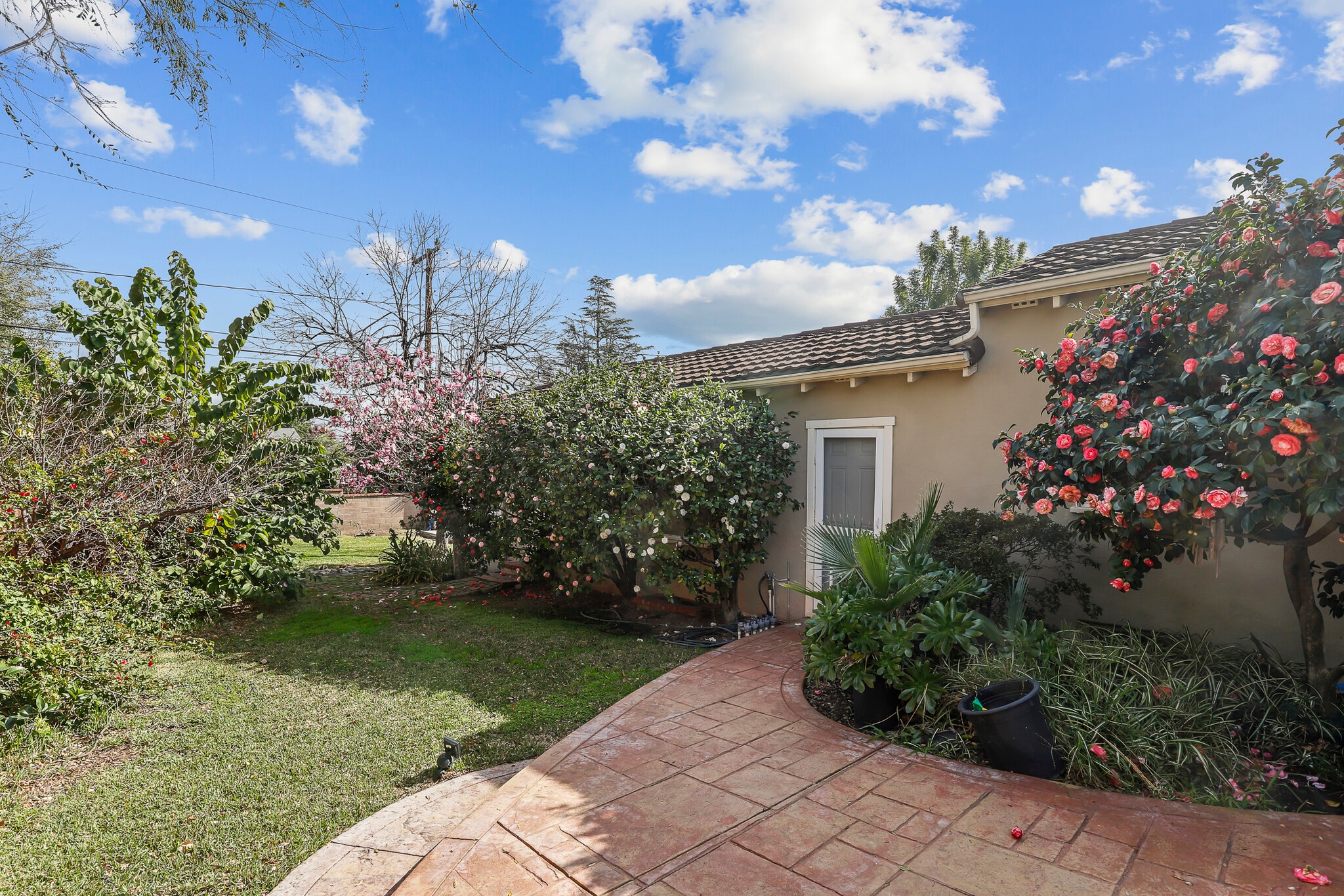 Building Photo - 1524 Coolidge Ave