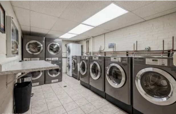 Building Photo - 515 W Wrightwood Ave