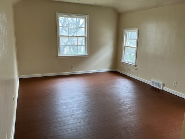 Building Photo - 3139 N 44th St