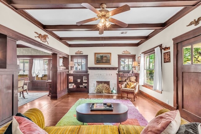 Building Photo - 2608 Hopkins St