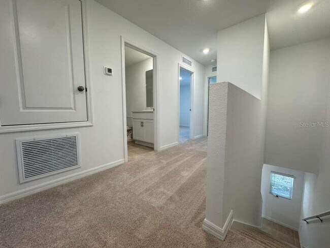 Building Photo - 7629 WATERSCAPE Dr