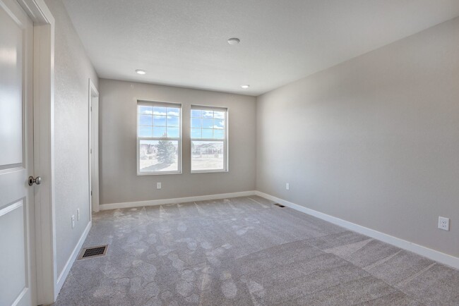 Building Photo - $2,500.00 - 3 Bedrooms and 2.5 Bathrooms T...