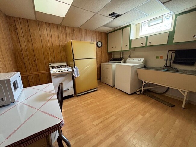 Building Photo - Fully Furnished, Turn Key Lake Front Home in Caledonia!