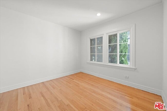 Building Photo - 6233 W 6th St