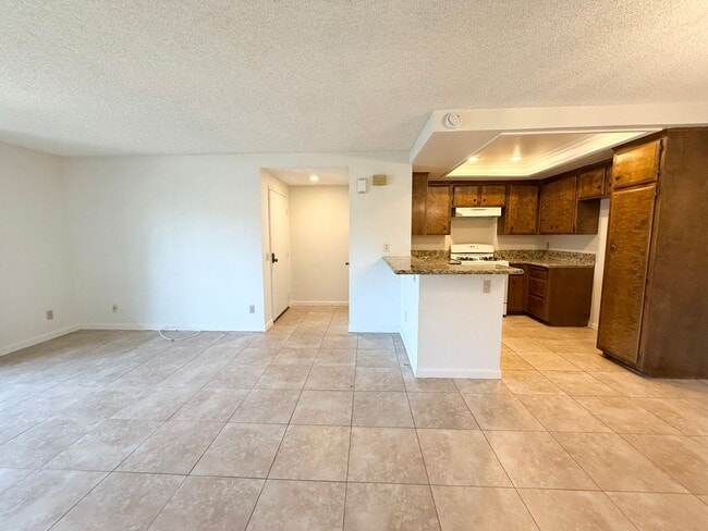 Building Photo - Charming 1 Bed 1 Bath in a gated community