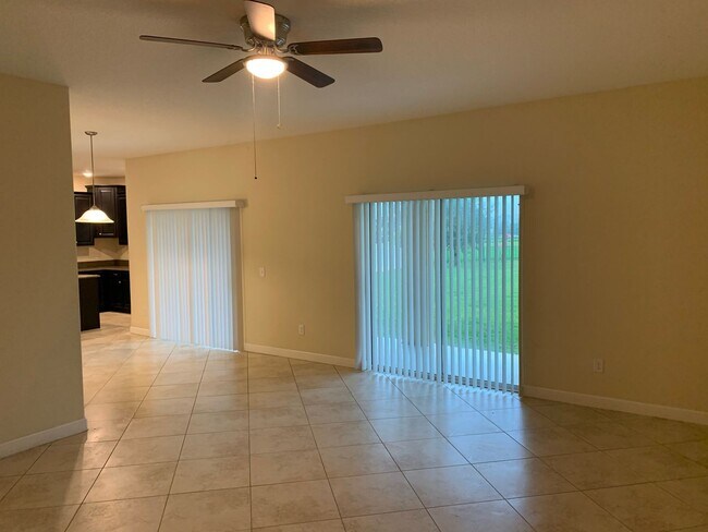 Building Photo - WYNDHAM LAKES ESTATES 4/2.5 HOME FOR RENT - LAKE VIEW!