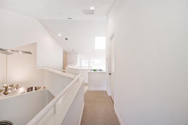 Building Photo - 2592 Sheltingham Dr