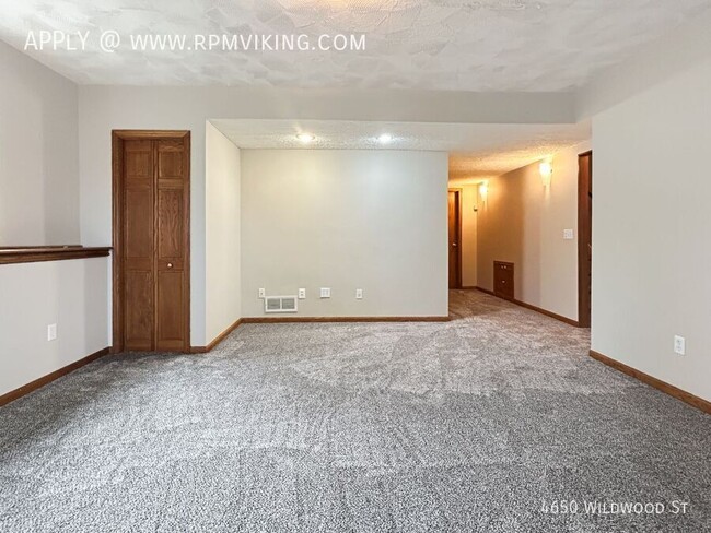 Building Photo - 3br 3.5ba 2cg ~ Security Deposit Free Alte...