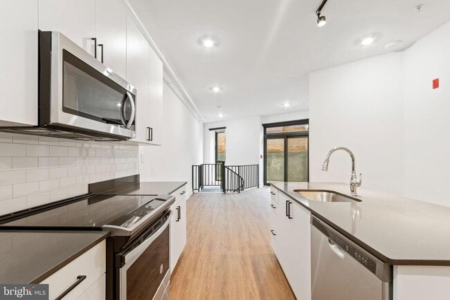 Building Photo - 1519 Ridge Ave