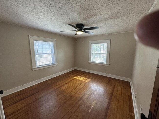 Building Photo - 315 Lexington Ct
