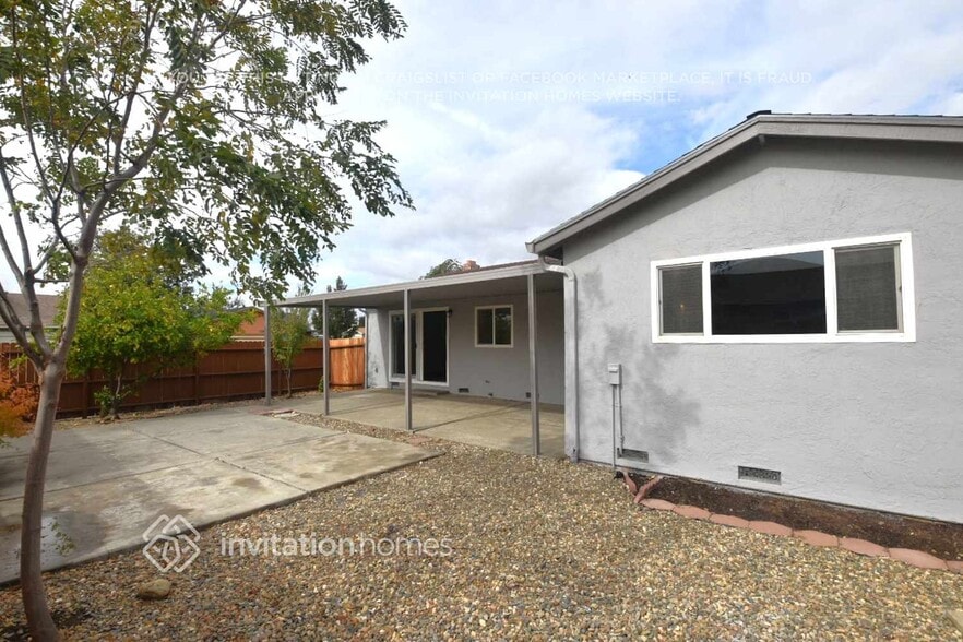 Building Photo - 401 Wigeon Way