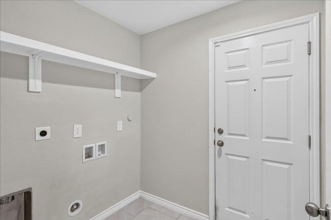 Building Photo - 2334 Restful Ln