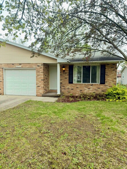 Primary Photo - 6200 Amanda Dr