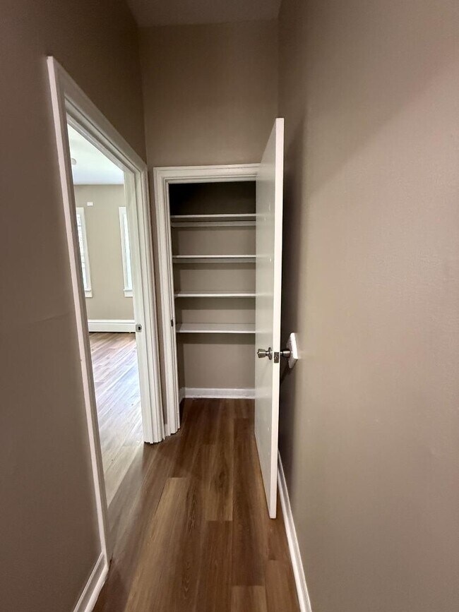 Building Photo - 1705 Sycamore St