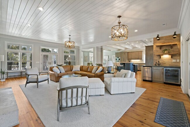 Building Photo - 297 Ocean Green Dr