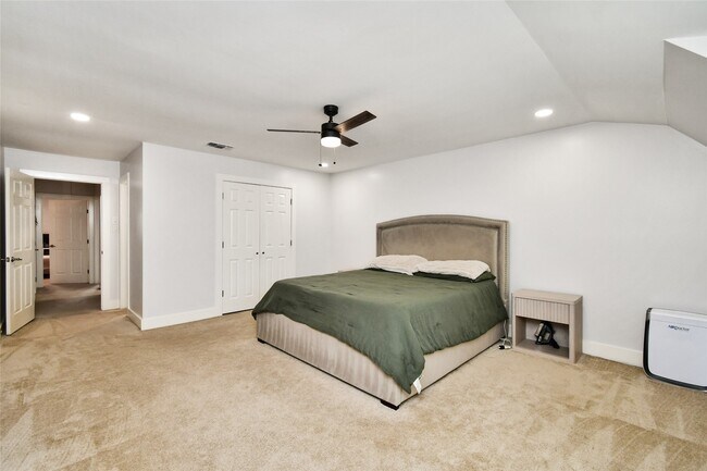 Building Photo - 6426 Kentwick Dr