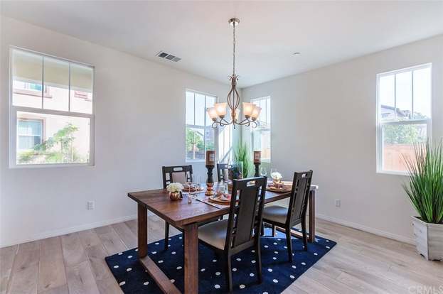 Building Photo - 4959 Camarillo Ln