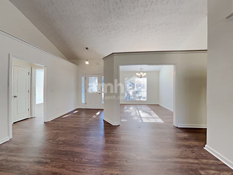 Building Photo - 2117 Steffi Ln NW