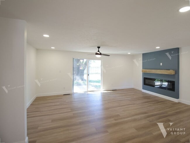 Building Photo - Beautifully Renovated 3-Bedroom Rental in ...