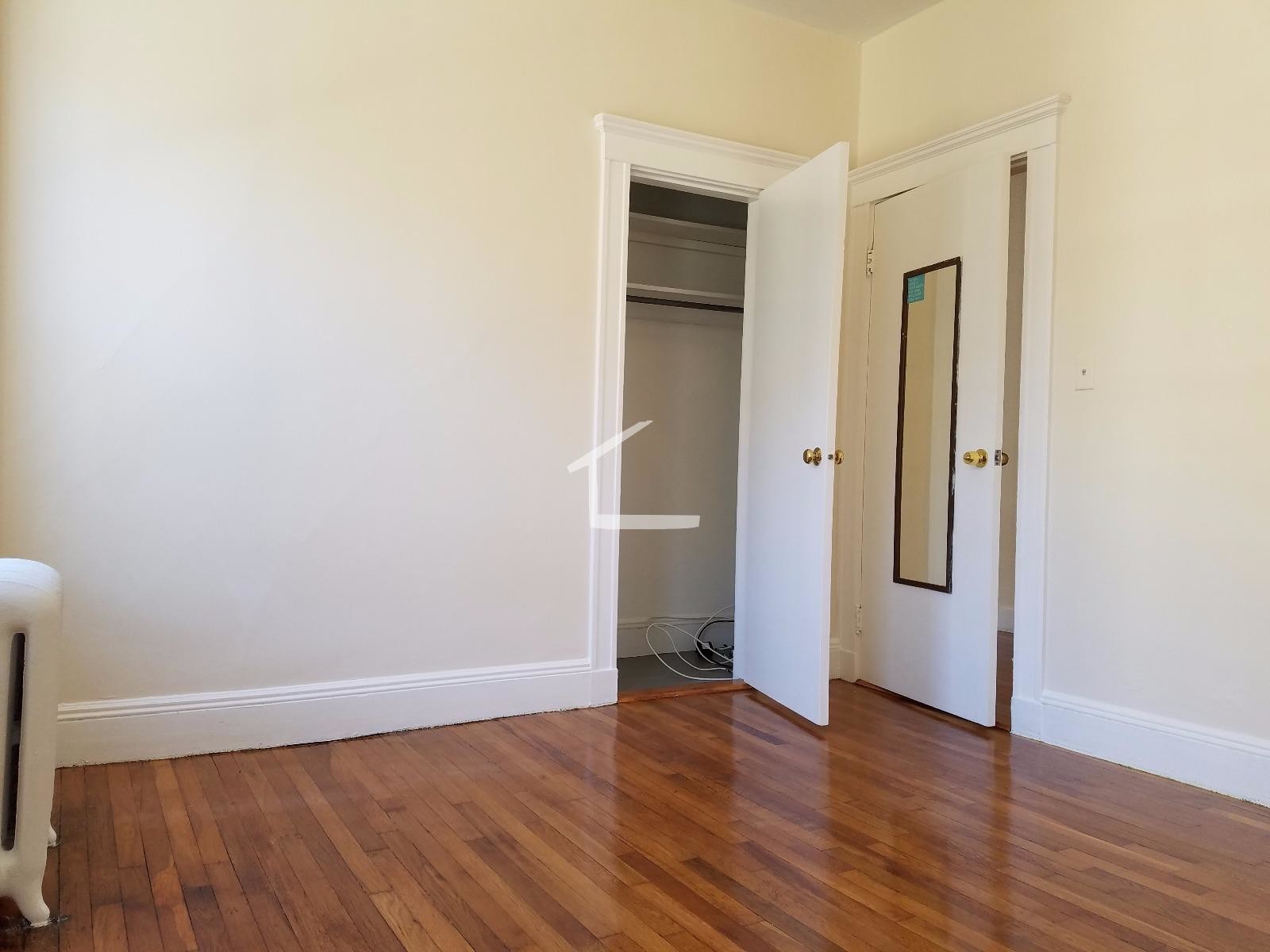 Building Photo - 229 Kelton St