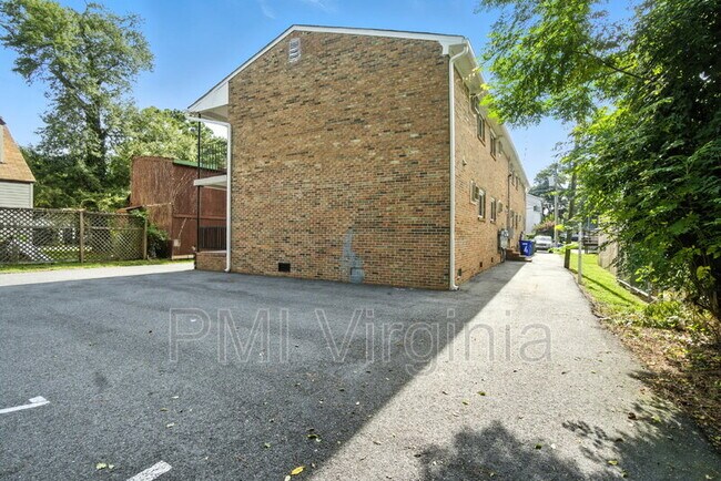 Building Photo - 9563 15th Bay St