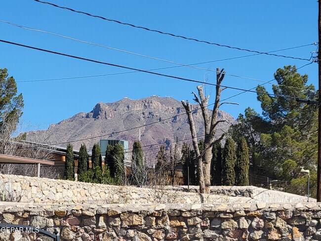 Building Photo - 7204 Alto Rey Ave