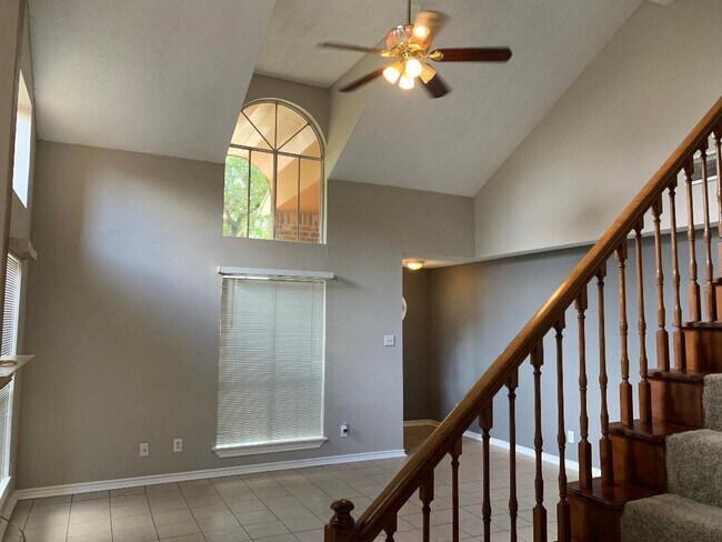 Building Photo - 1310 Carefree Dr