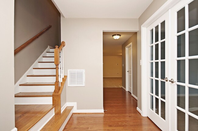 Building Photo - Pet-Friendly Townhome Minutes From NGIC, C...
