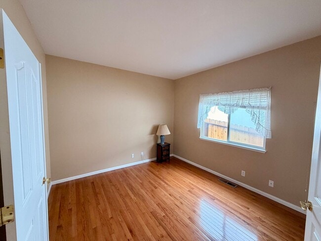Building Photo - Beautiful 2 Bedroom 2 Bathroom House in Morgan Ranch