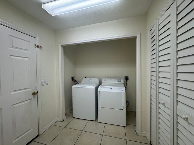 Building Photo - 3104 Tonkin Dr